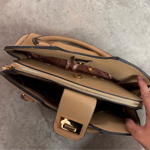 Handbag - Picture 5 of 7